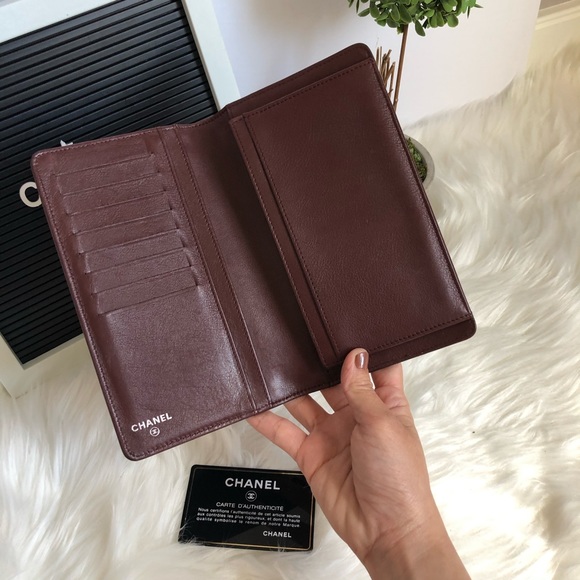 CHANEL Black Quilted Wallet - Picture 7 of 10